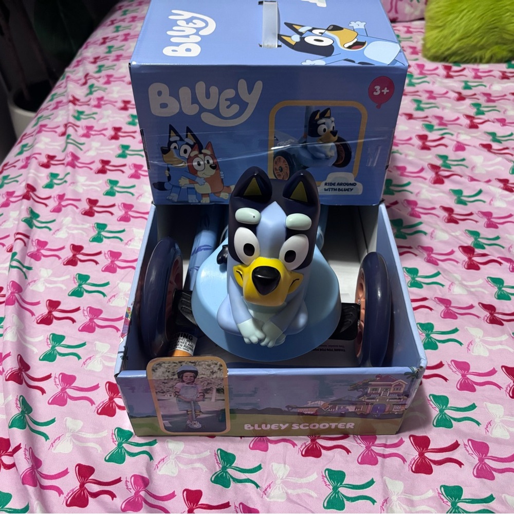 BLUEY brand new kids scooter